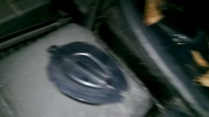 Замена лампочки габарита в Renault Laguna 3