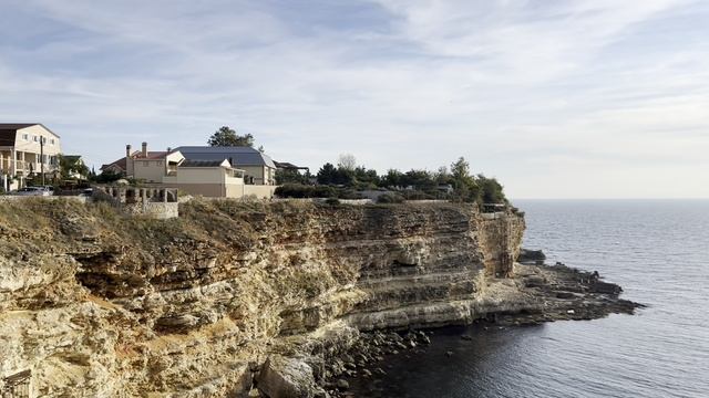 В Севастополь пришёл БАРХАТНЫЙ сезон в ОКТЯБРЕ! Тайные проходы к пляжам КАЗАЧКИ-я не ОЖИДАЛ! 2022 смотреть онлайн