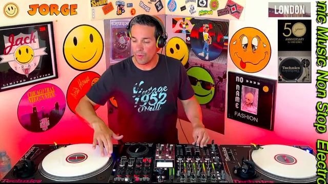 HOUSE Gangster DJ Set @ JORGE Show# 100 * Technics SL1200 MK7 @ 50th Anniversary * смотреть онлайн