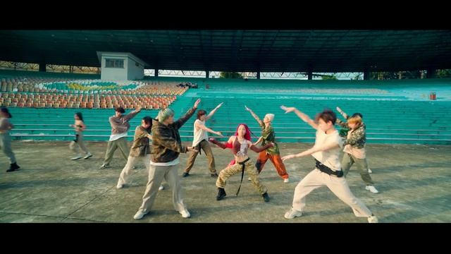 [KPOP IN PUBLIC] LISA (리사) - MONEY Dance cover by W-UNIT | From VIET NAM смотреть онлайн