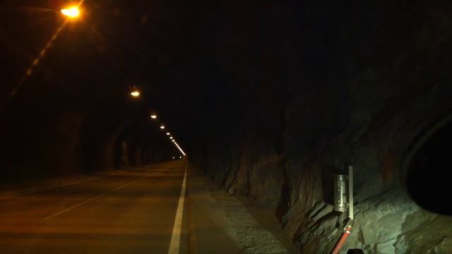 Тонель под океаном в Норвегии. Въезд на Норд Кап. смотреть онлайн