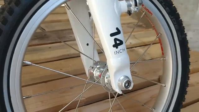 Woom 2 Review: The BEST Bike For Your 3 Year Old!