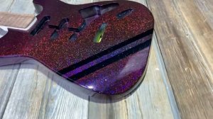 Покраска электрогитары Stratocaster. Покраска в глитеры флейки блёстки.