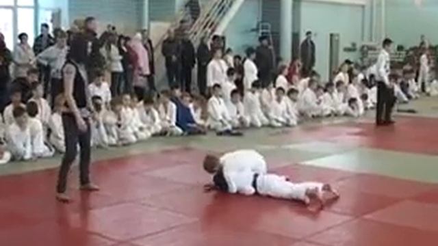 Дети показали, как защищать родителей смотреть онлайн