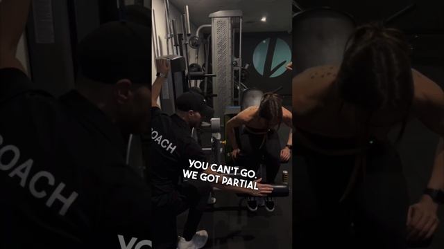 BRUTAL QUAD FINISHER! This is what training to FAILURE looks like! смотреть онлайн