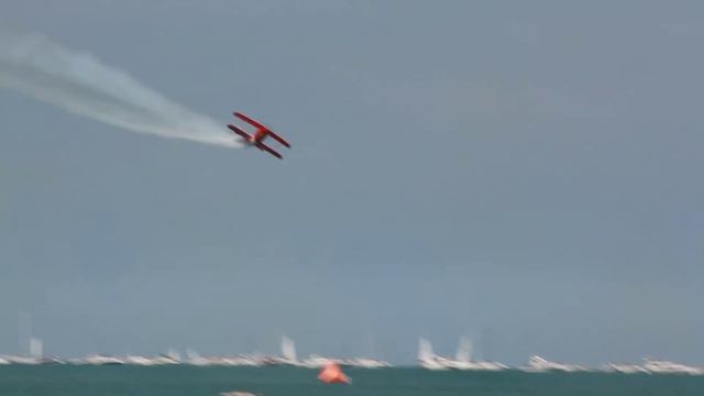 Chicago Air and Water Show 2012 - Oracle Plane смотреть онлайн