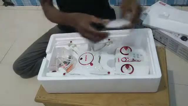 Uboxing Syma X5UW смотреть онлайн