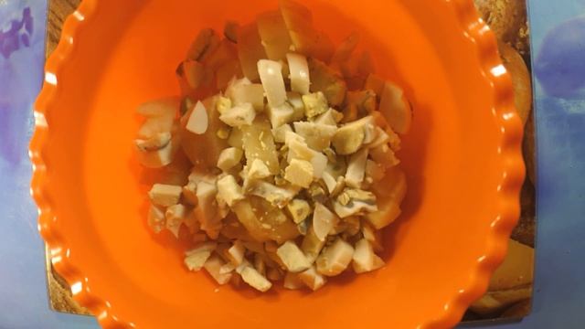 Как приготовить простой и нежный салат из филе курицы, картофеля и яиц смотреть онлайн
