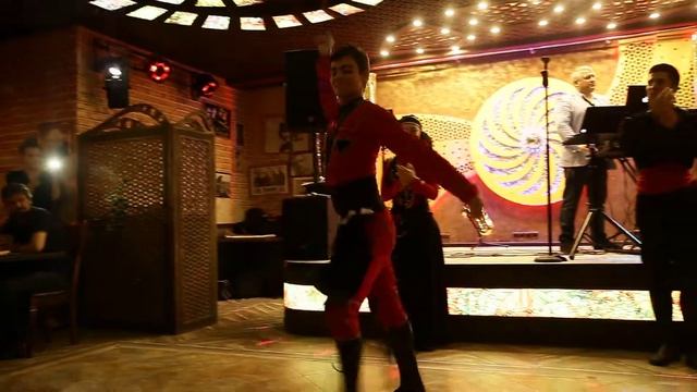 Ресторан Кинзадза Kinzadza грузинский танец аджарули. смотреть онлайн