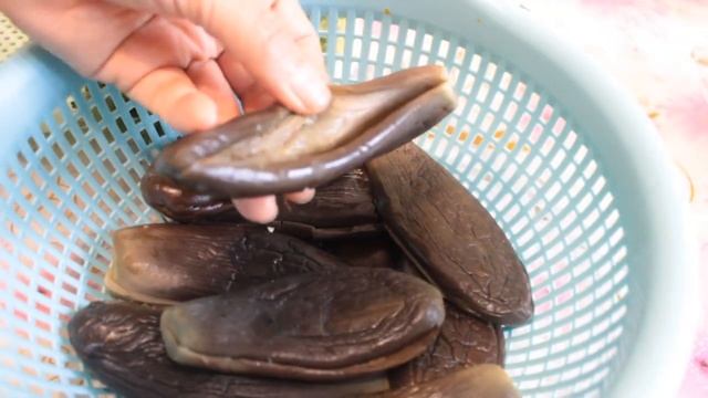 БАКЛАЖАНЫ-по Азербайджански, Маринованные на Зиму/Sirkə-badımcan turşusu/Azerbaijani Salted Eggplan смотреть онлайн