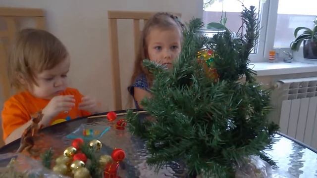 Новогодняя ЕЛОЧКА делаем сами с шариками орбиз, делаем поделки с детьми Christmas Tree Whis Orbeez