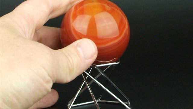 Шар из мадагаскарского агата в жеодой диаметр 55 мм вес 235 грамм смотреть онлайн