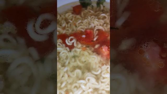 Молодым хозяюшкам на заметку! К пакету вермишели хорошо зайдет фасоль из банки! Сытно и вкусно! смотреть онлайн