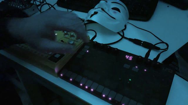 Behringer RD6 & Uno Synth Techno Jam #lockdown #christmaslockdown смотреть онлайн