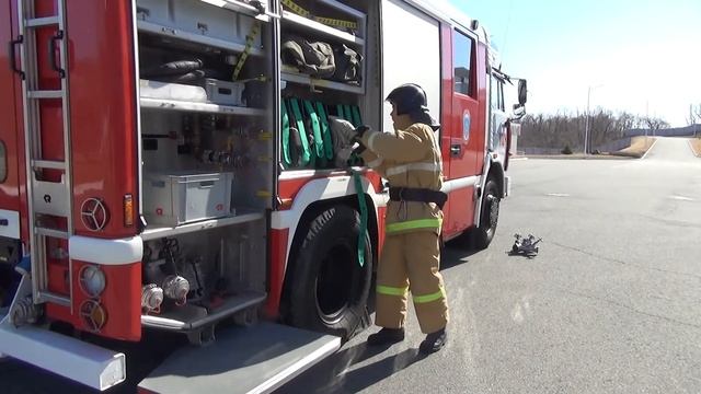 Боевое развертывание от АЦ с подачей 2 стволов по одной магистральной линии смотреть онлайн