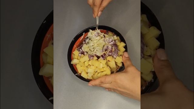 ???Салат из капусты и картофеля ~92 кКал на 100 гр. Рецепт на новогодний стол. Рецепт в описании смотреть онлайн