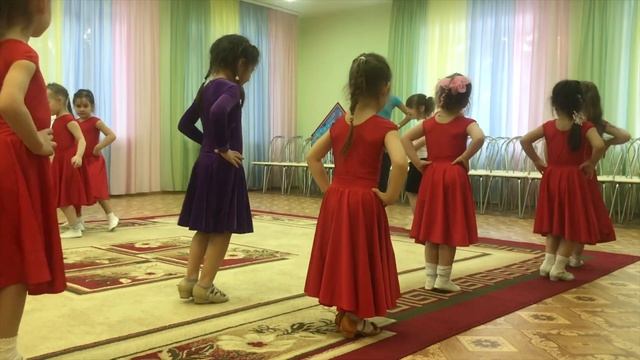 В танцевальный спорт – с младшей группы детского сада! смотреть онлайн