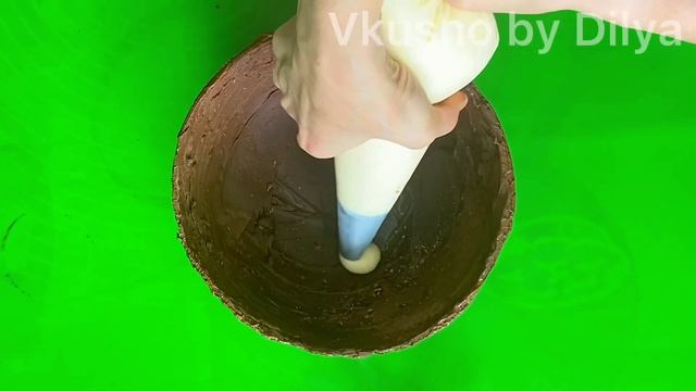 ТОРТ ШОКОЛАДНАЯ БОМБА ? С СЮРПРИЗОМ БЕСПЛАТНЫЙ МАСТЕР КЛАСС #cakebomb #тортбомба #наденьрождение смотреть онлайн