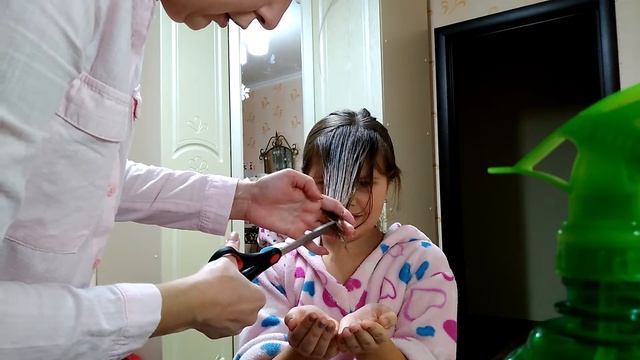 Камилла отрезала Волосы/Ровняю/Субботний вечер с Камиллой/ смотреть онлайн