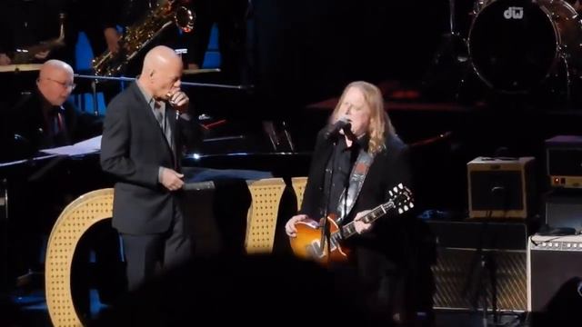 Warren Haynes, Bruce Willis & Marcus King... Bring It On Home... Live смотреть онлайн