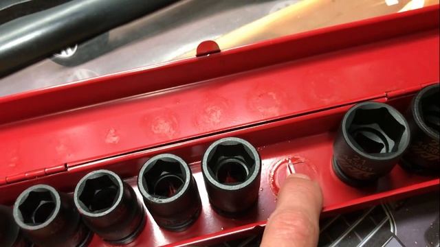 Обзор: набор торцевых ударных шестигранных головок JTC под квадрат 1/2" в кейсе (артикул: JTC-J410M смотреть онлайн