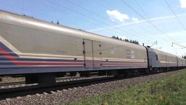 ЭП1М-797 с почтово-багажным поездом № 990 смотреть онлайн