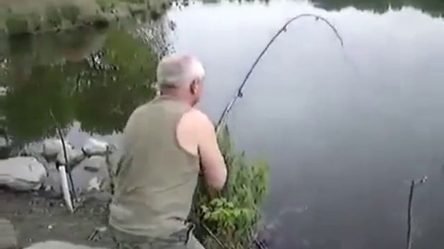 Сазан на удочку. Ловля с берега смотреть онлайн