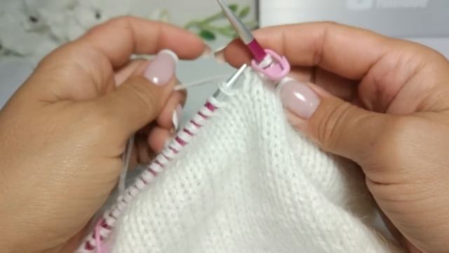 Вяжет весь Инстаграм! Шапка спицами из пряжи Пух норки. Теплая двойная шапка с отворотом. смотреть онлайн