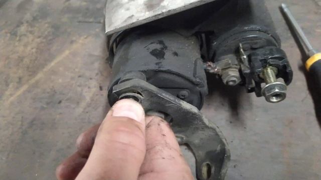 Demontaż rozrusznika Audi A4 B5, 1.8 ADR i inne. cz.2/2, tutorial rozbierania w opisie pod filmem смотреть онлайн