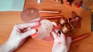 Ситчатые тарелки. Простые в изготовлении и дешевые.