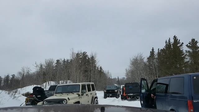 Жизнь в Виннипеге. Массивный сбор автомобилистов внедорожников смотреть онлайн