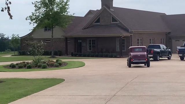 1932 Ford 5 window coupe with Hopped up Flat head V8 смотреть онлайн