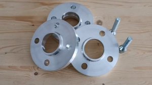 Колесные проставки 4х100 на Ладу Весту