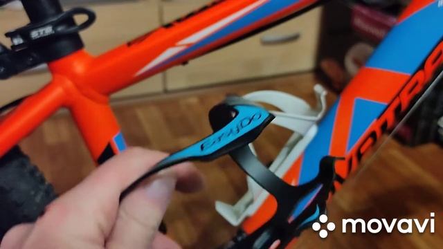 Держатель бутылки EasyDo ED-023 с боковой установкой бутылки FLY550ml велосипед NovaTrack 24 EXTREM