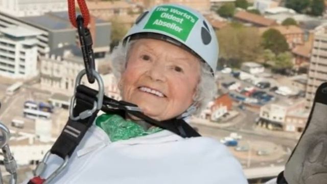 Старики, которые живут по полной смотреть онлайн