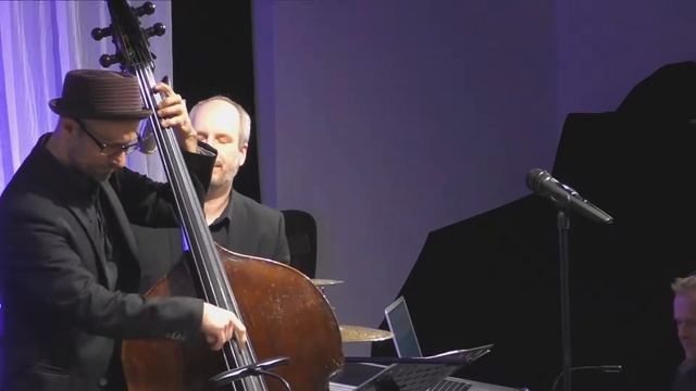Béatrice Kahl+"b.groovy" LIVE-Konzert "I've Got A World On A String" смотреть онлайн
