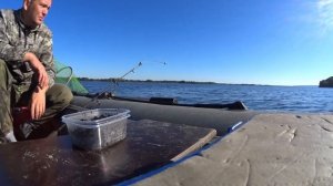 Рыбалка на Волге!  Клёв Леща на кормушку с лодки .