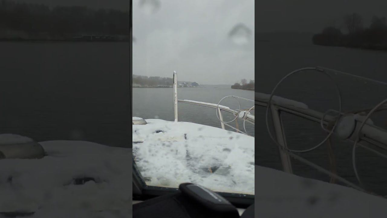 зимой на воде своя прелесть смотреть онлайн