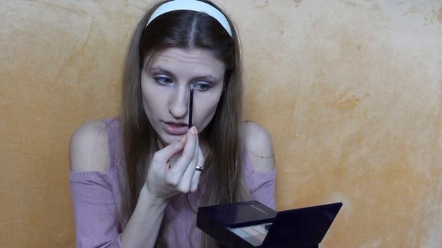 Бюджетный макияж палетками Maybelline и Careline смотреть онлайн