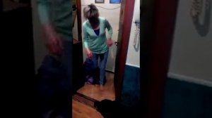 Когда жена пришла домой пьяная, обоссалась просто жесть, угарное видео
