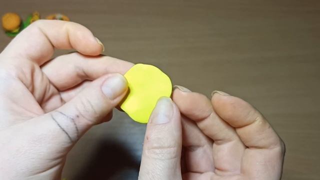 Как сделать Хот-дог и Гамбургер из пластилина за 4 минуты! Фаст фуд своими руками! Уроки лепки! DIY смотреть онлайн