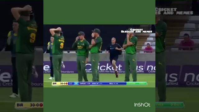 Bowler HEAD HIT!!! ??BLOOD MESS?? смотреть онлайн