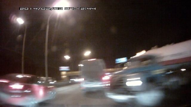 Фура складывается на МКАД. смотреть онлайн