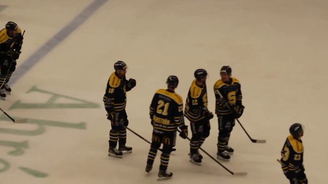 221102 SSK firar segern mot Västerås смотреть онлайн