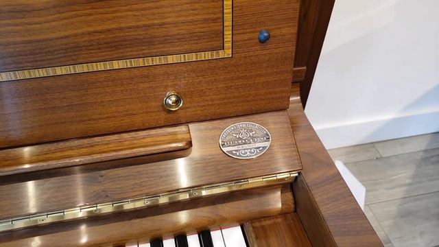 New Steinway K52 Walnut Crown Jewel Piano смотреть онлайн