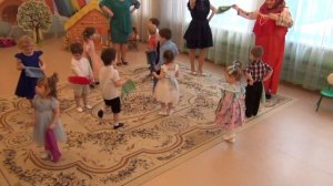 Ясли  Танец с платочками