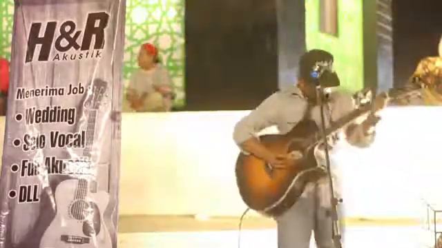 Ledis skay-setia band-cover akustik(hendi wibisono)bikin baper pengunjung смотреть онлайн