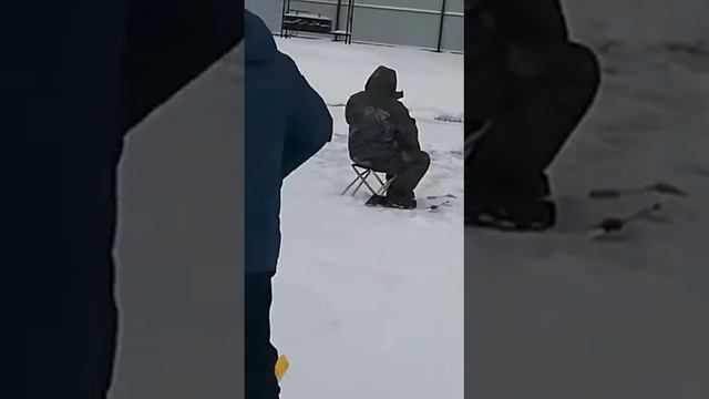 Крещенская рыбалка на прудах КФХ Рыбацкая деревня смотреть онлайн