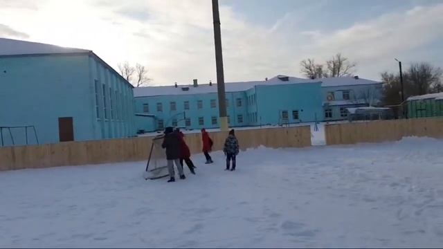 Выходим чистить каток перед Новым Годом? смотреть онлайн