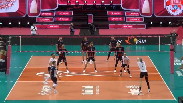 Benjamin Toniutti setting at the Polish Cup Finals 2023 смотреть онлайн